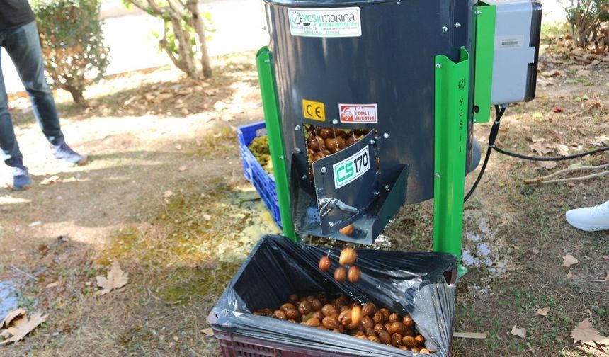 Büyükşehir'den Kemerli üreticilere ceviz soyma makinesi desteği