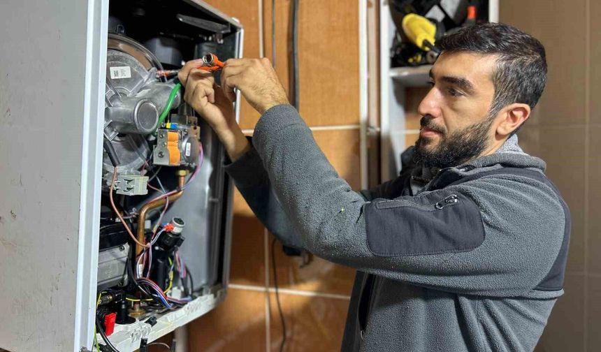 Van'da kombi ustalarının kış mesaisi başladı