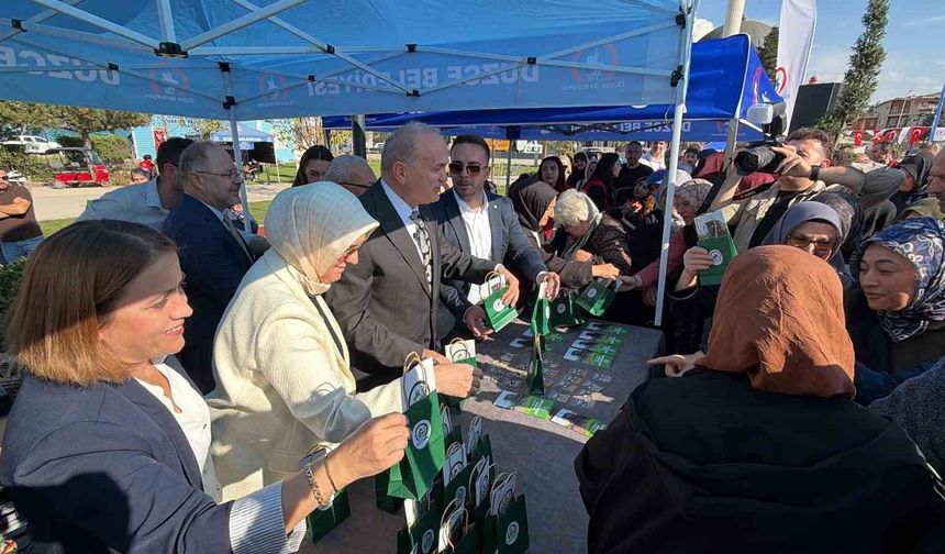 Düzce'de vatandaşlara 16 bin paket ata tohumu dağıtıldı