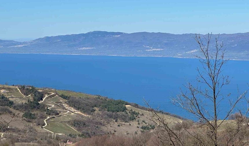 İznik Gölü ve Uludağ manzaralı köy İstanbul ve Ankaralıların radarında