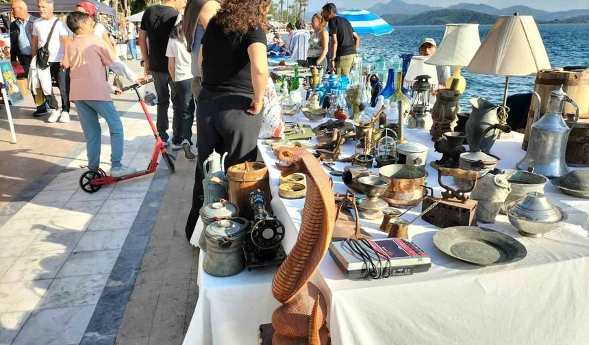 Köyceğiz'de Ekim ayının son Pazar günü ikinci el pazarı kuruldu