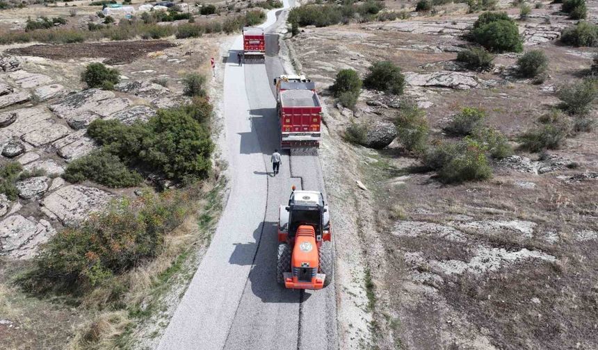 Kula'da 35 kilometrelik yol yenileniyor